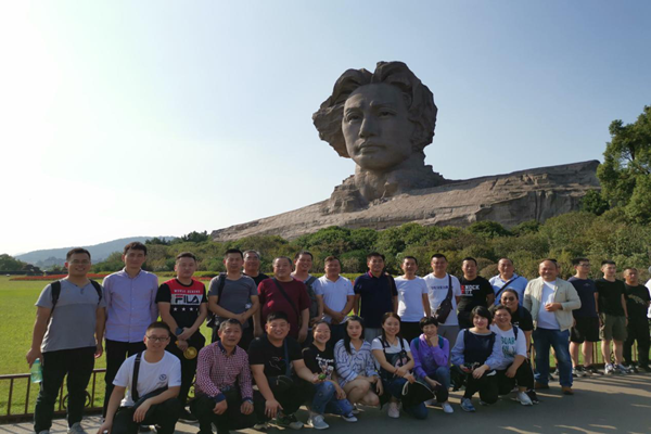 建投管線與戶外聯(lián)合黨支部重溫紅色記憶 、牢記使命初心