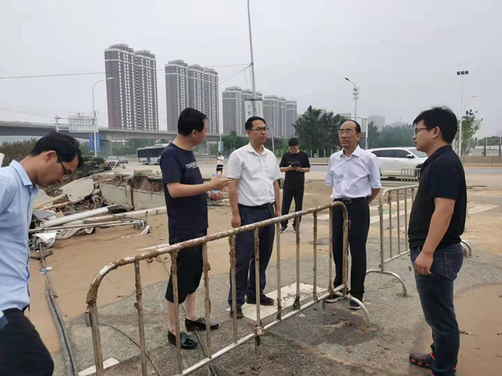 集團(tuán)公司黨委書(shū)記、董事長(zhǎng)、總經(jīng)理秦廣遠(yuǎn)赴市政項(xiàng)目檢查指導(dǎo)災(zāi)后恢復(fù)重建工作