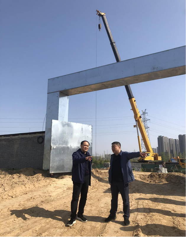 鄭州市建設(shè)投資集團有限公司黨委委員、副總經(jīng)理張巖到侯寨新鎮(zhèn)區(qū)安置區(qū)調(diào)研項目建設(shè)工作